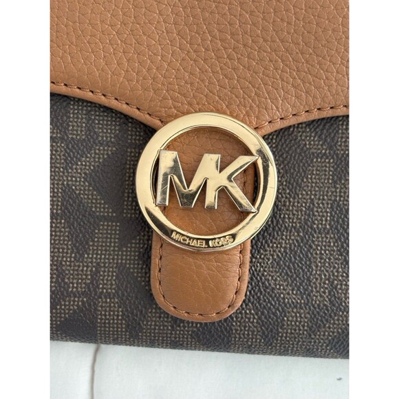 Michael Kors Hudson Large Phone Leather Crossbody Bag NWOT - Picture 4 of 9